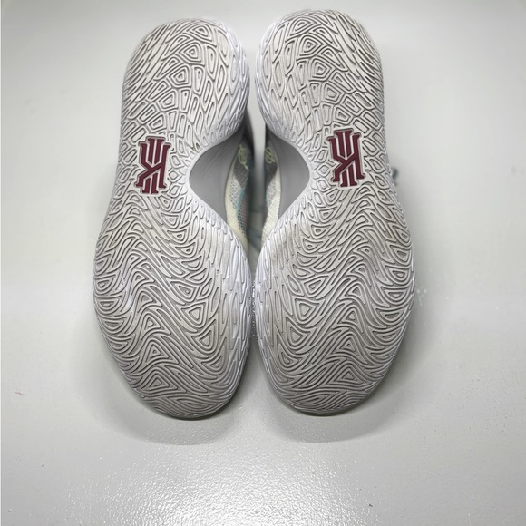 Kyrie Irving Nike Flytrap V 11/23 men’s size 10.5 - Picture 8 of 8